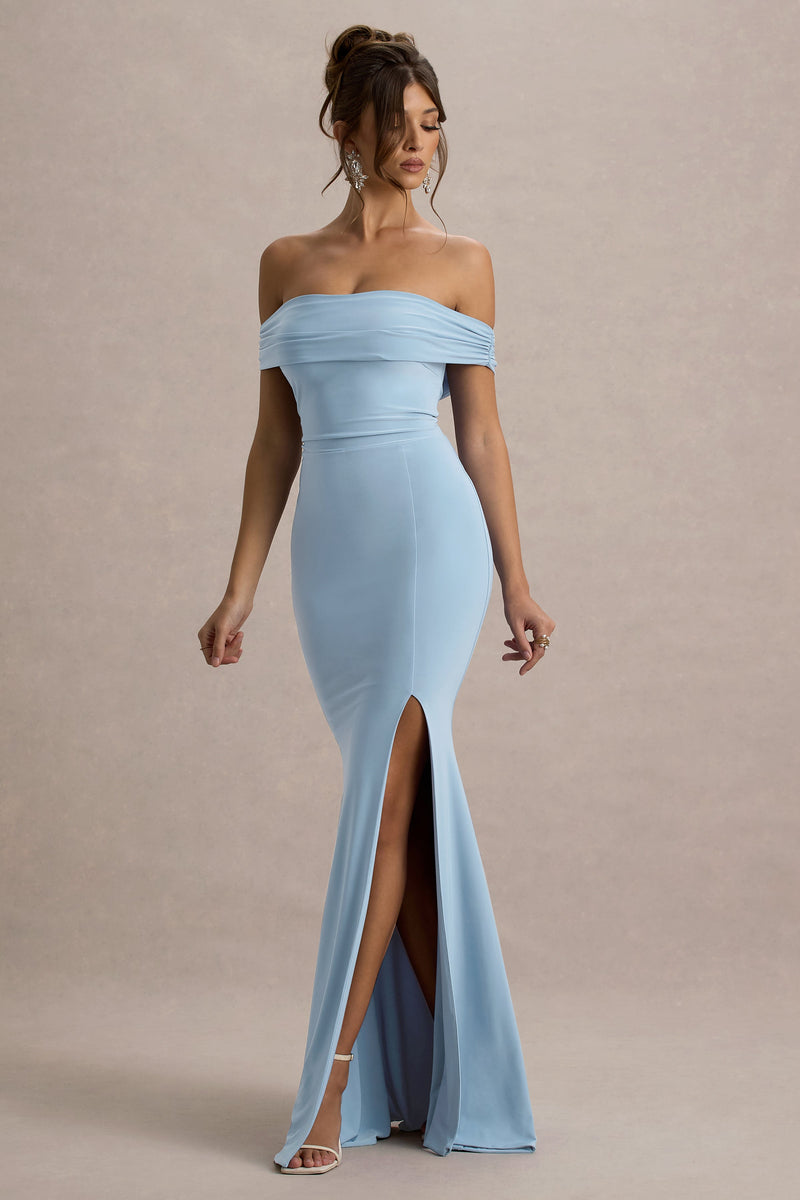 Ley de la Atracción | Vestido maxi azul empolvado estilo Bardot, drapeado y con abertura