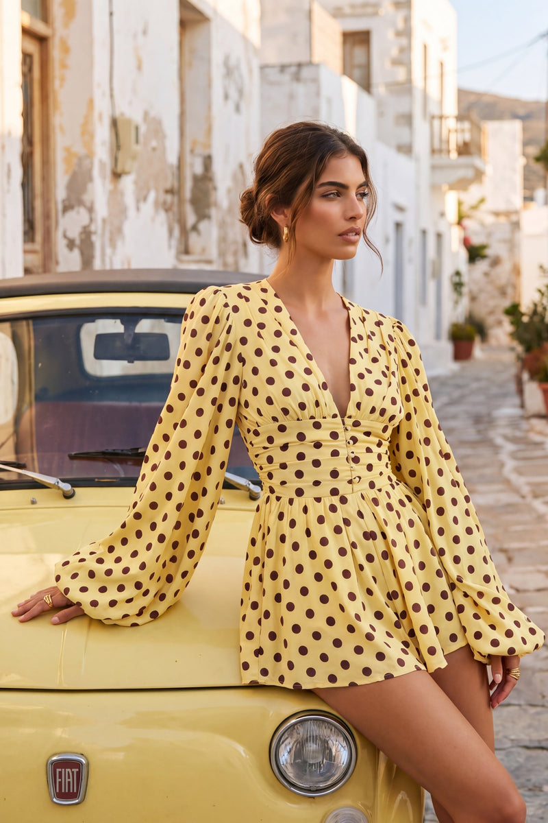 Laurel | Mono amarillo de lunares con escote en V y mangas farol