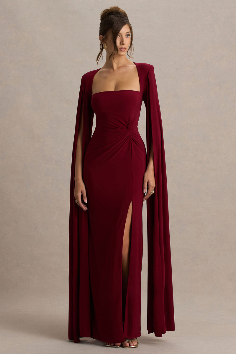 Claretta | Vestido largo color baya con escote cuadrado, detalle retorcido y mangas tipo capa