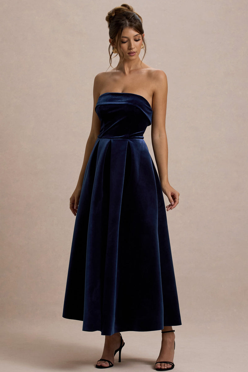 Addina | Vestido midi de terciopelo azul marino, palabra de honor y corte skater