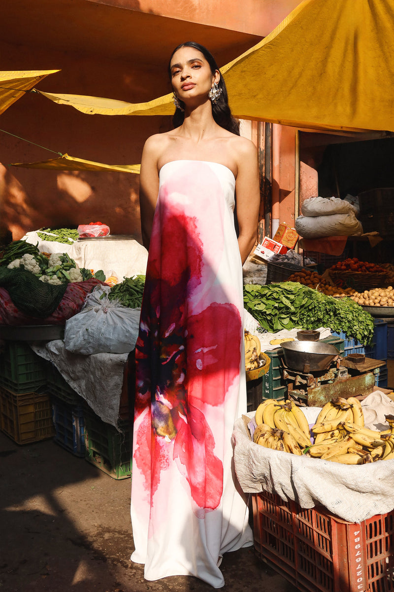 Breonna | Vestido maxi palabra de honor con estampado floral localizado en rosa fucsia brillante