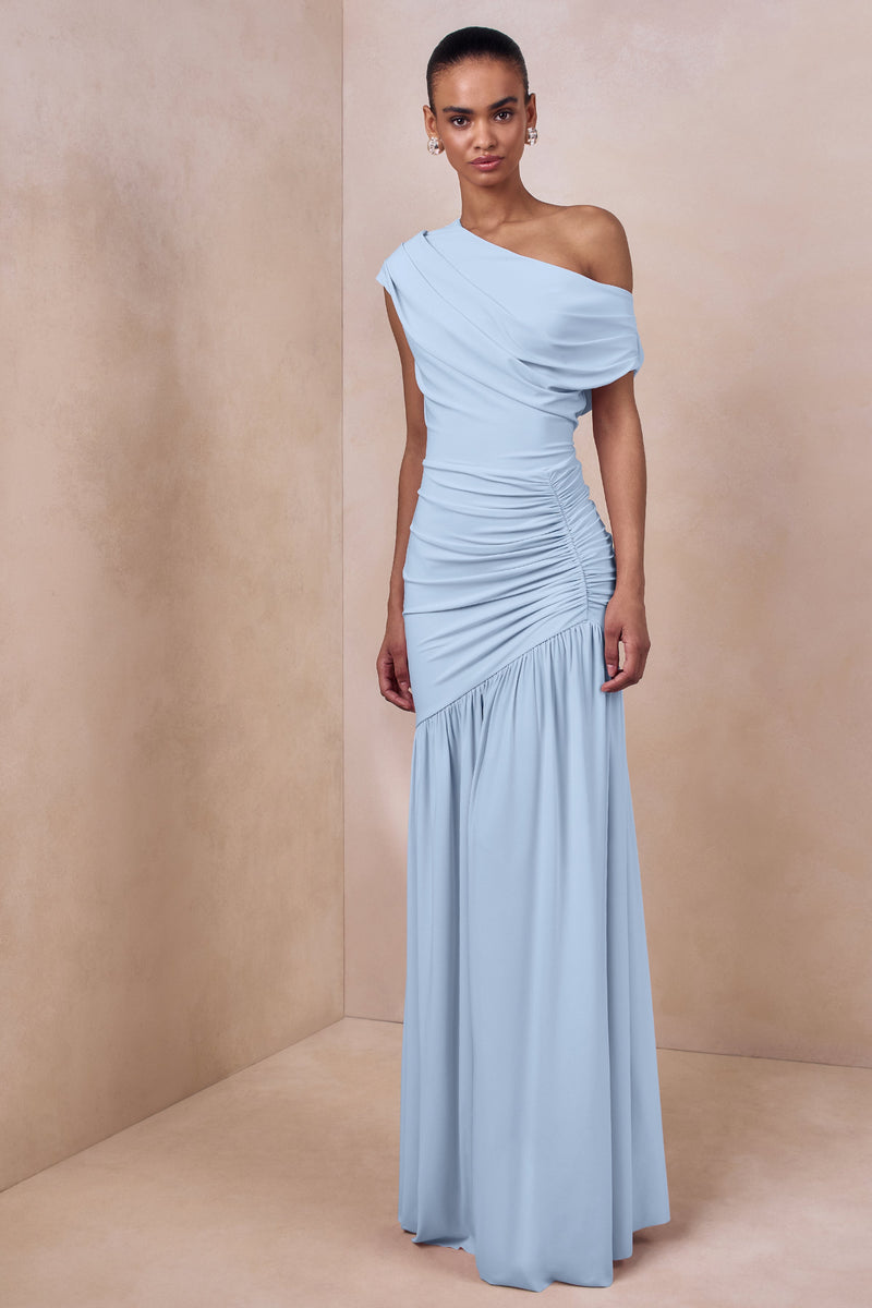 Kady | Vestido maxi azul empolvado con escote asimétrico y detalles fruncidos