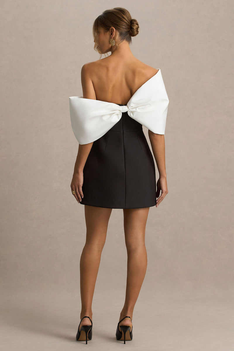 Tindra | Vestido mini de satén blanco y negro con escote bandeau y mangas con lazo