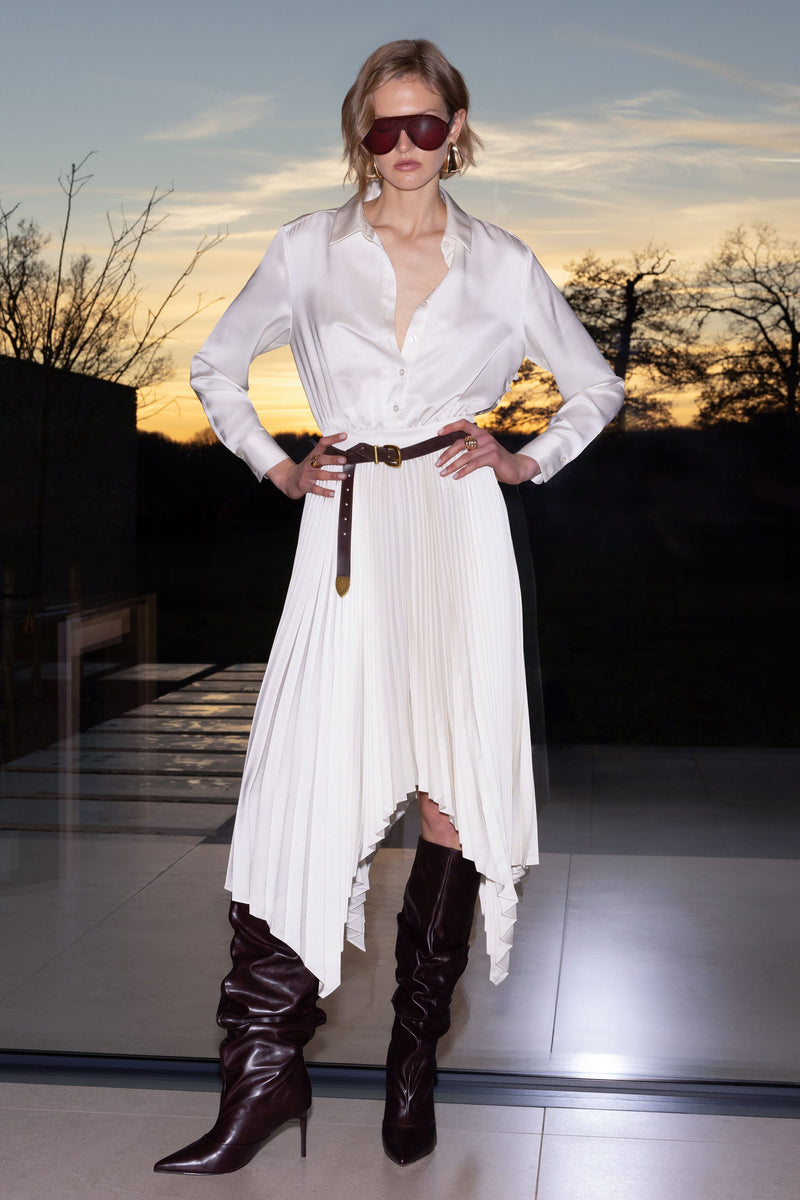 Naxos | Maxivestido camisero de satén color crema con falda plisada
