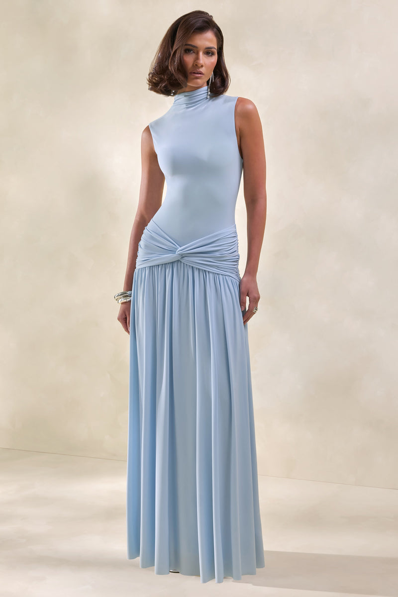Glimora | Vestido maxi azul empolvado con cuello alto y detalles fruncidos