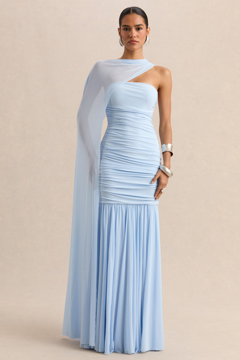 Ivanka | Vestido maxi azul empolvado con escote asimétrico y manga tipo capa