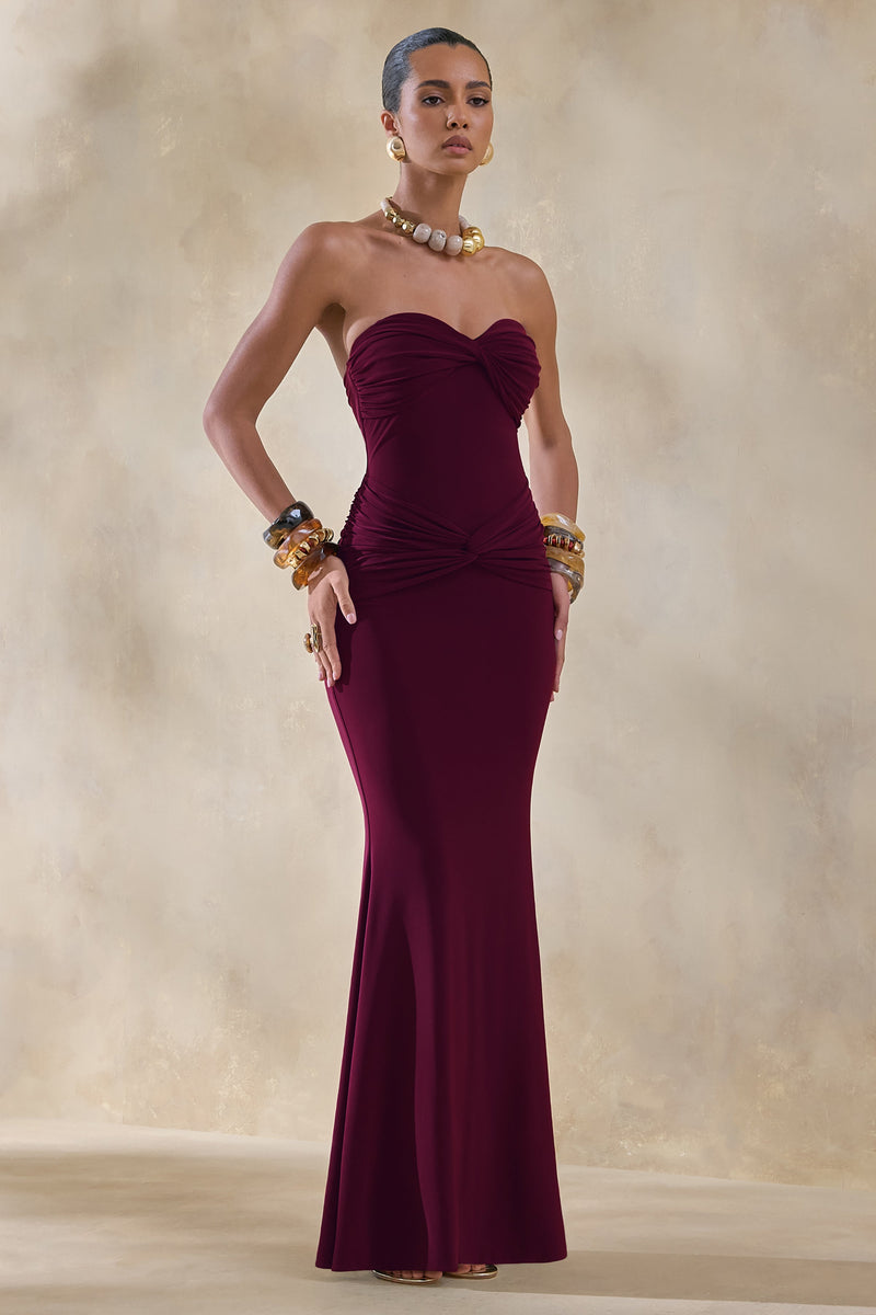 Elodia | Vestido largo burdeos sin tirantes con detalles fruncidos