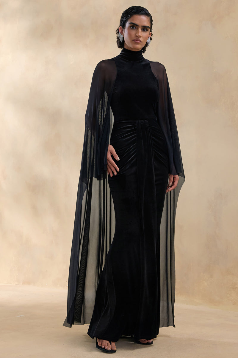 Adoring | Vestido largo negro de terciopelo con cuello alto y capa