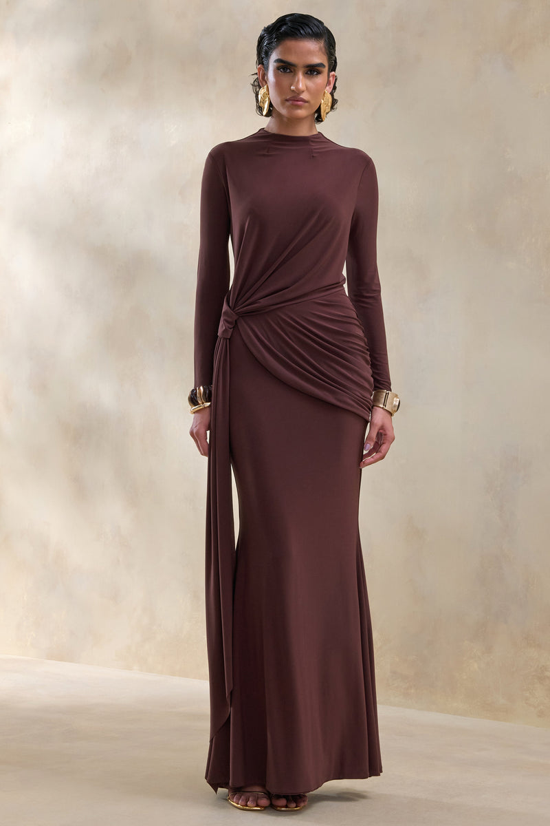 Kyrissa | Vestido largo marrón de cuello alto con detalles fruncidos
