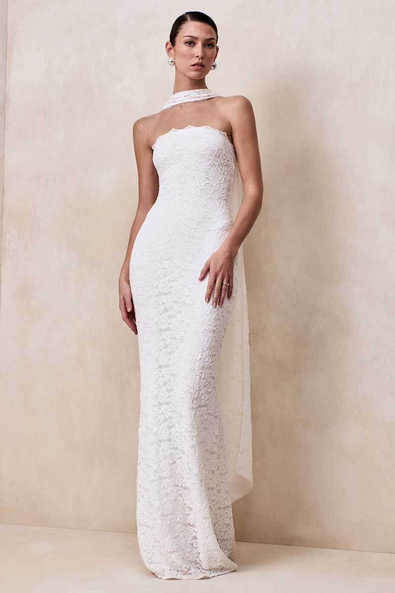 Massima | Vestido maxi blanco de encaje tipo bandeau con detalle de pañuelo