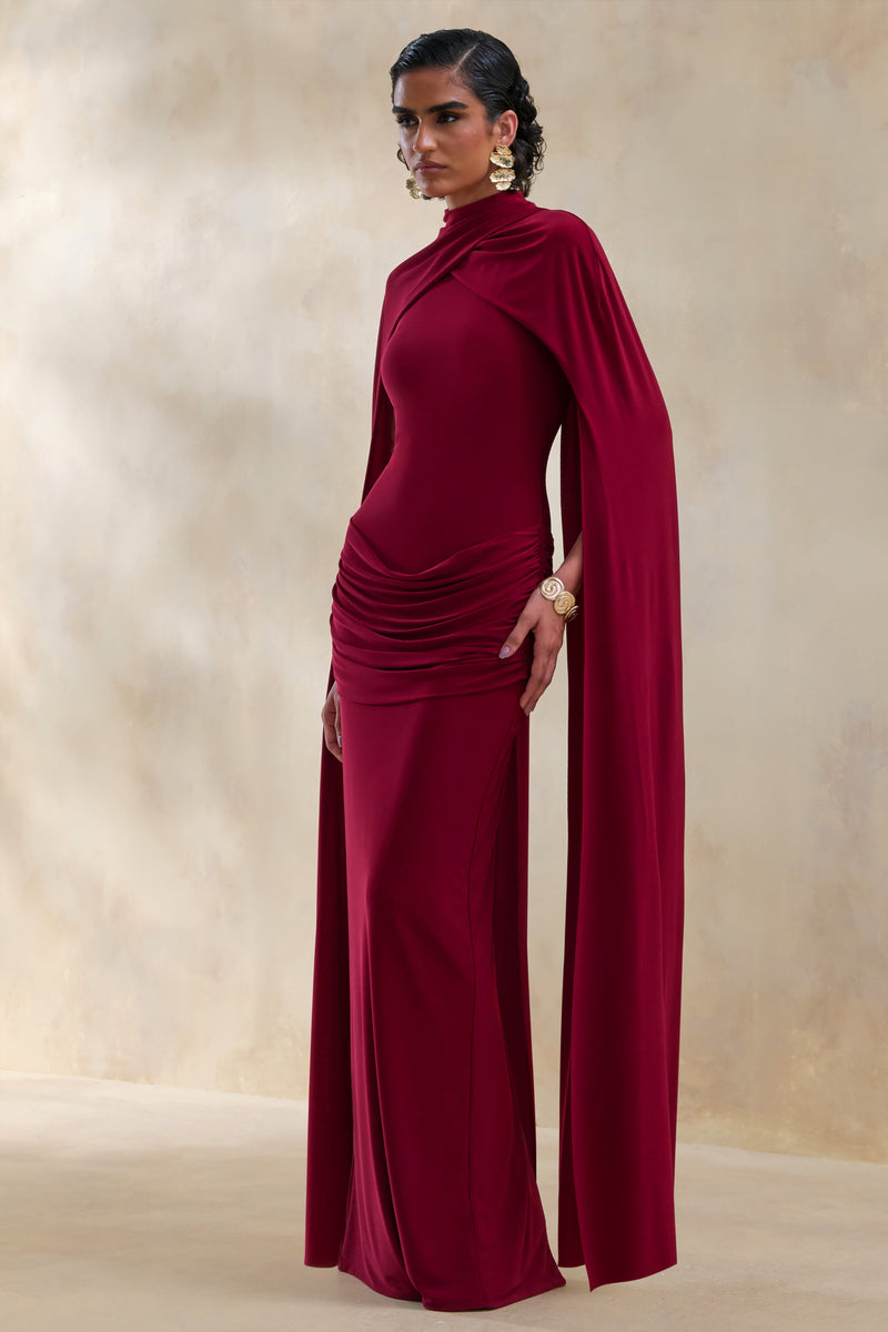 Dianelle | Vestido largo color baya con cuello alto y mangas tipo capa