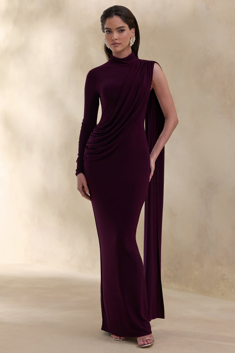 Oliria | Vestido maxi color ciruela oscuro con cuello alto, una manga larga y detalle de fajín