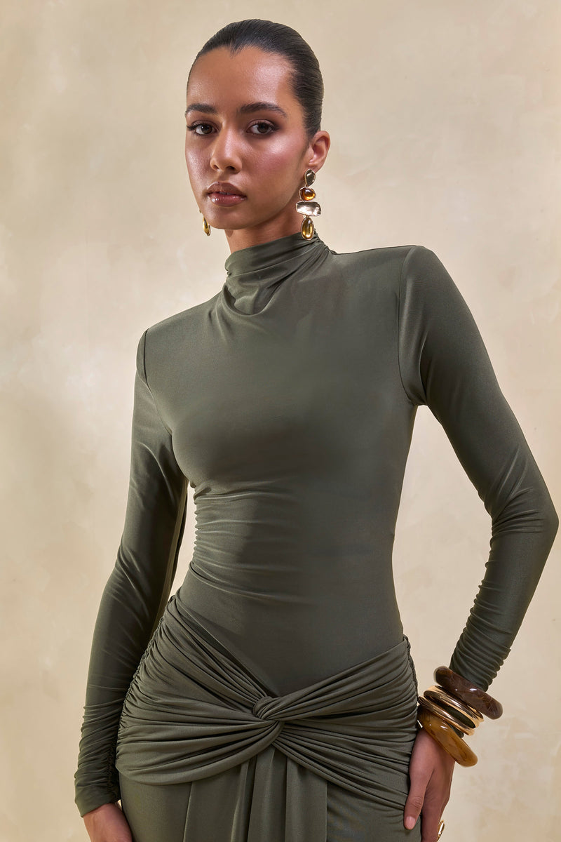 Lyanna | Body caqui de jersey elástico premium con cuello alto y hombros acolchados