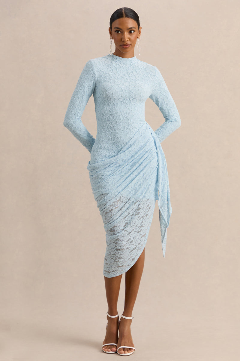 Laureline | Vestido midi de encaje azul empolvado con cuello redondo, detalle drapeado y bajo asimétrico