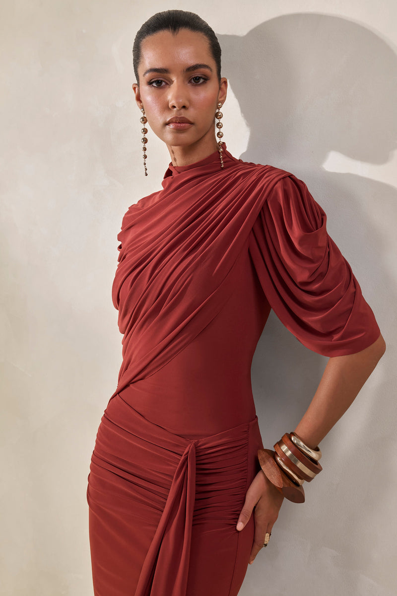 Fenicia | Body tanga cobrizo con cuello alto y detalle de capa