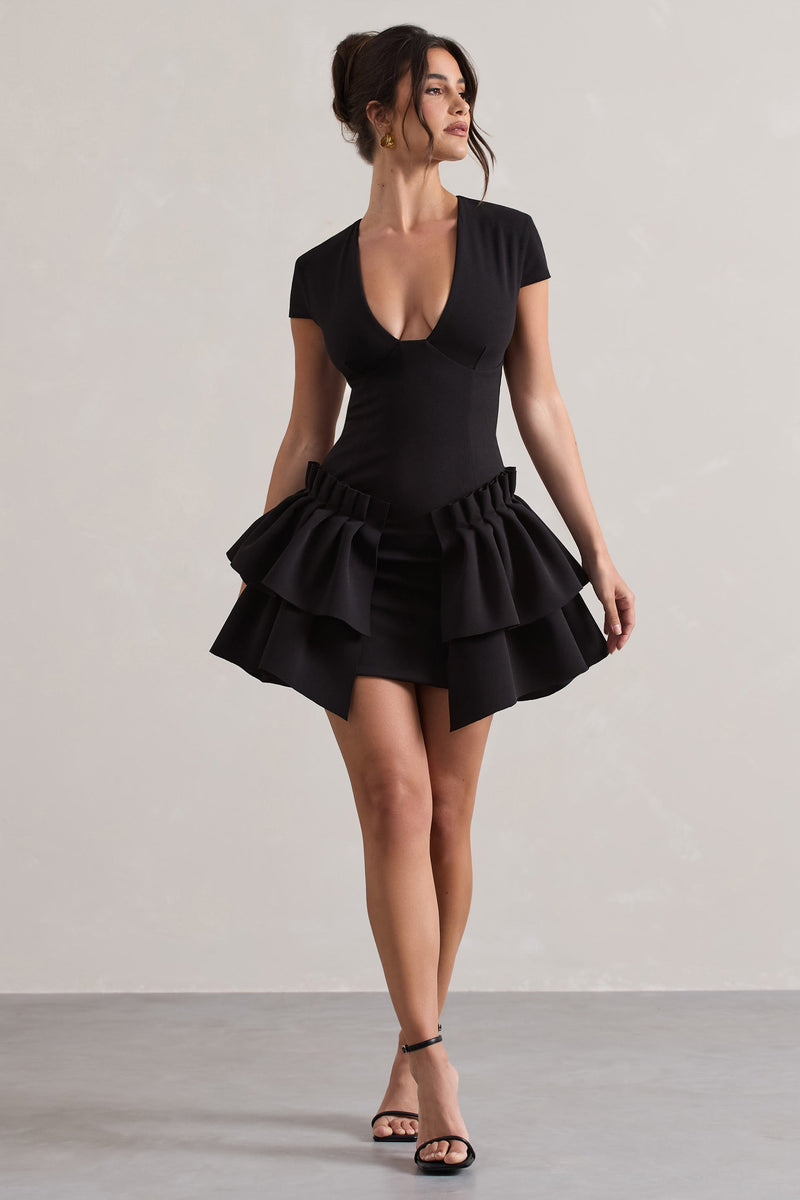 Genevieve | Minivestido negro con escote pronunciado y bajo a capas