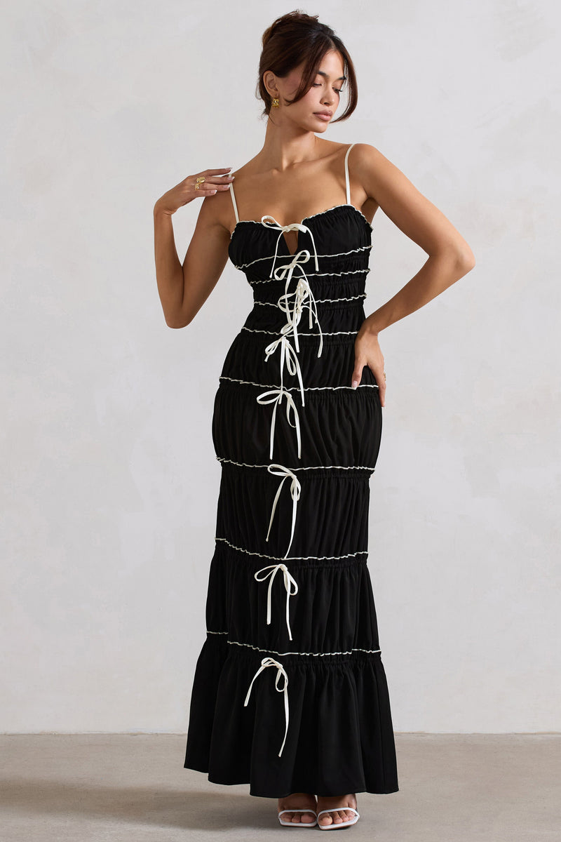 Brisa de verano | Vestido maxi negro de tirantes, fruncido y escalonado