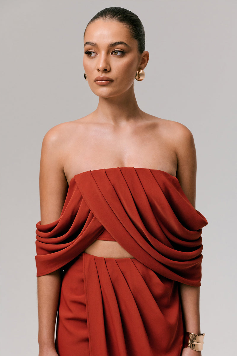 Talika | Top corto Bardot terracota con mangas drapeadas